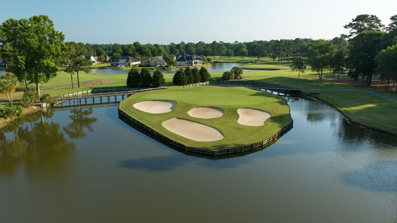 Drone of River Club Hole 14